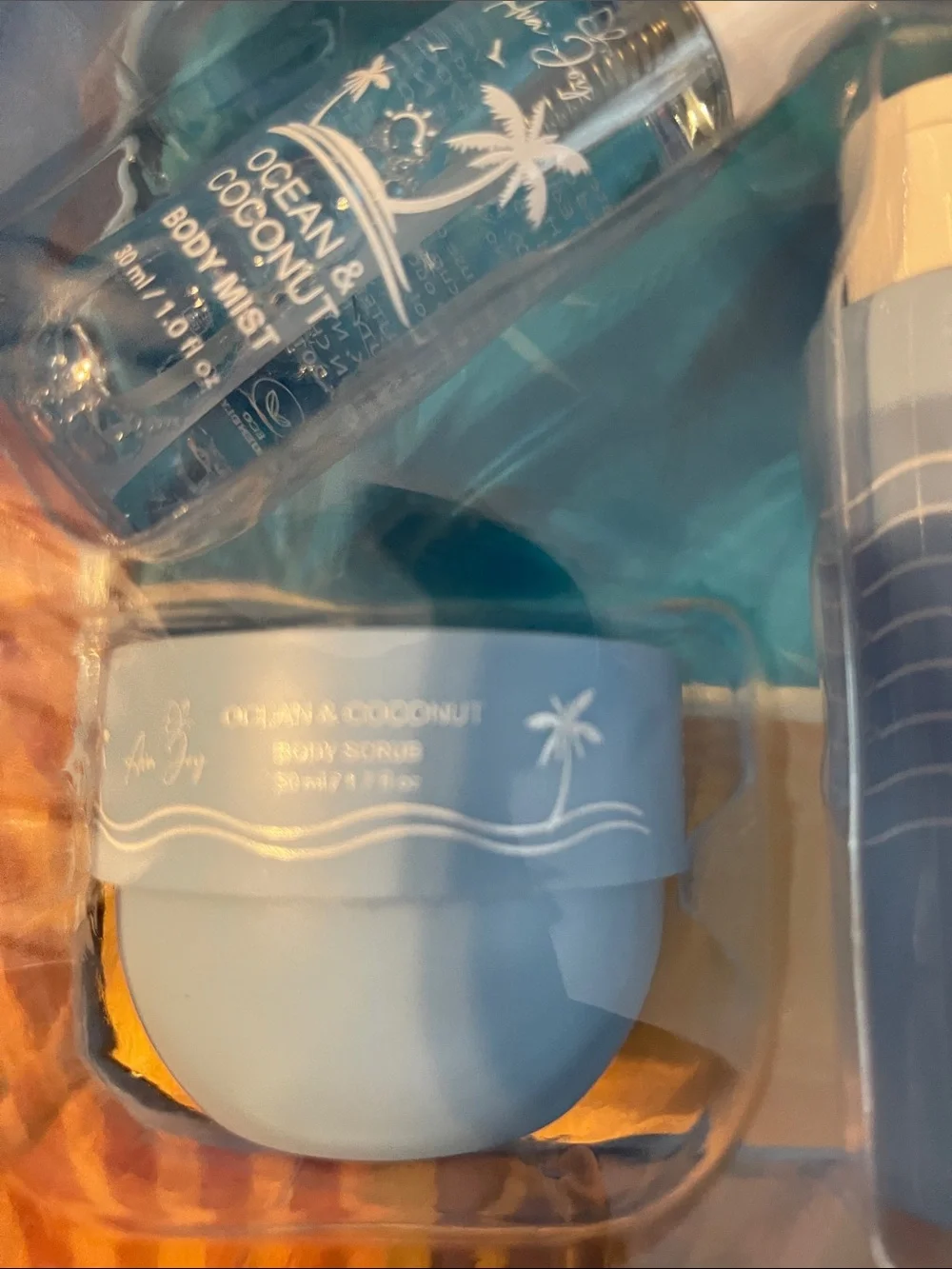 Ava Joy Travel Bath Set Ocean & Coconut- Teal Case